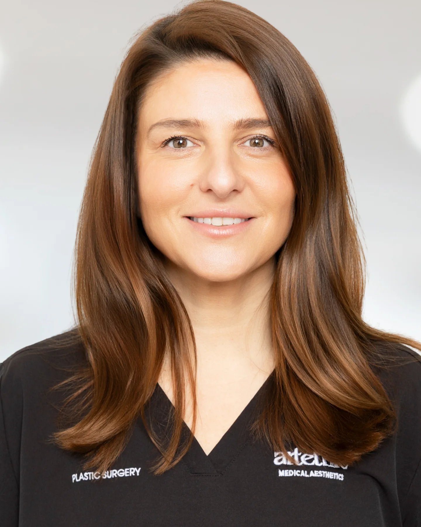Gordana Kozina, specialist in Plastic and Aesthetic Surgery, at artethic® in Düsseldorf.